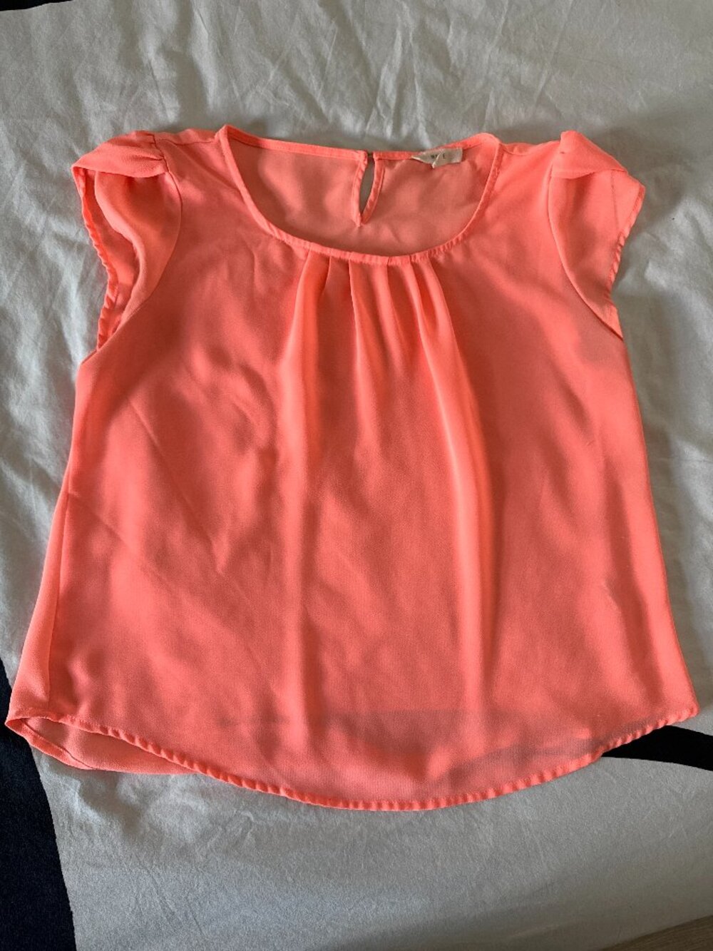 Mine Coral Cap Sleeve Pleated Blouse Sz L